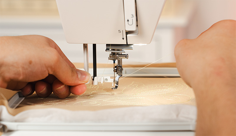 Janome MC400E Needle threader