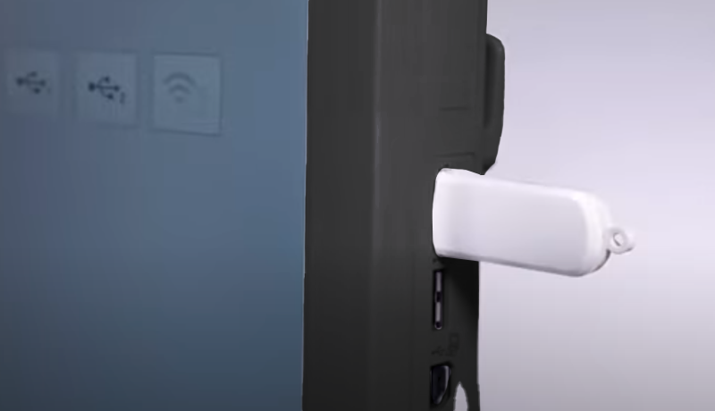 Brother PR1060W USB ports
