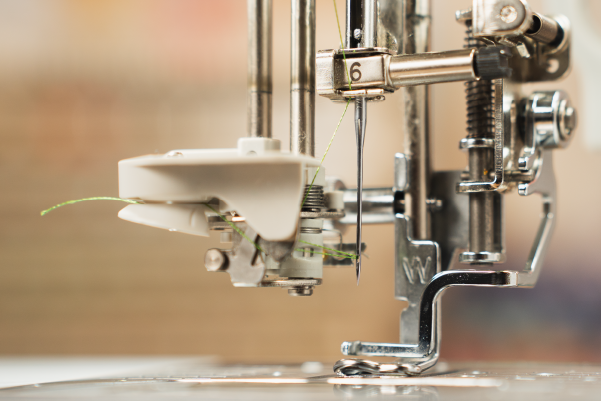 Automatic needle threading system