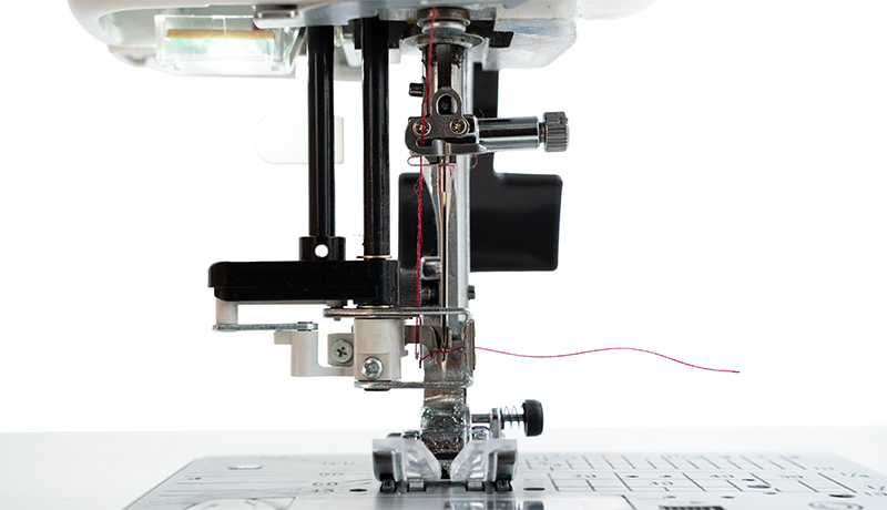 Janome MC6650 Superior needle threader
