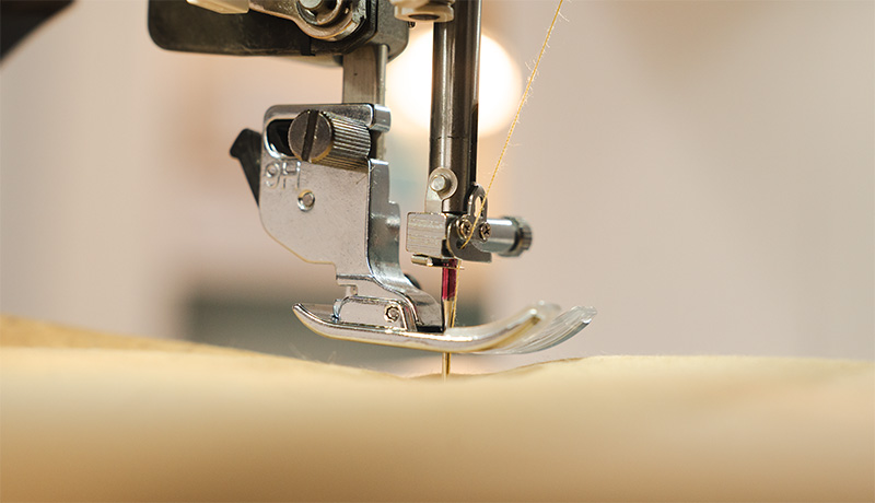 Janome Skyline 8 automatic presser foot lift