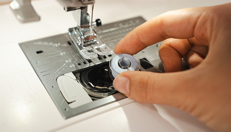 Janome Skyline 8 easy set top-loading bobbin