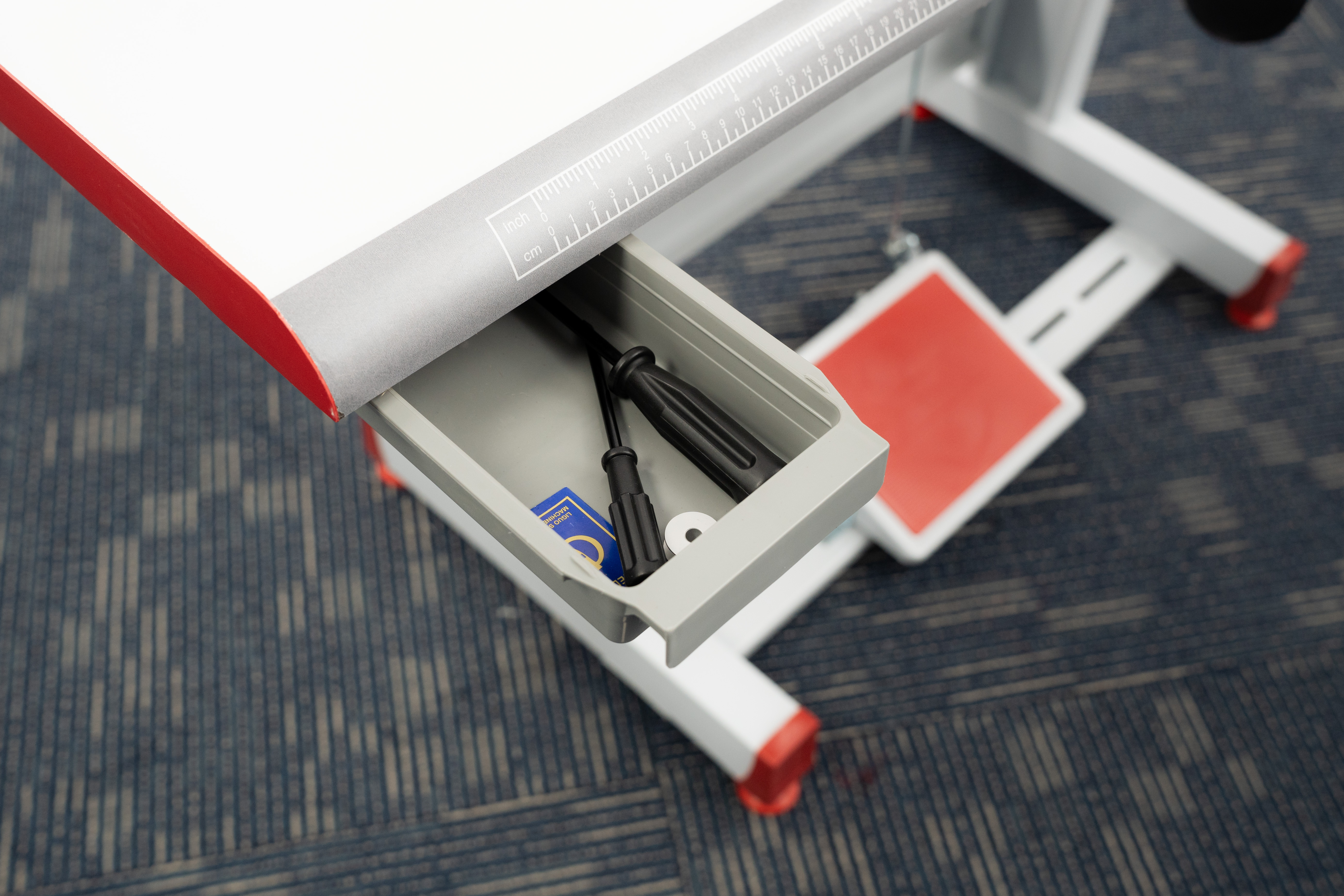VMA V-9000S Accessory drawer
