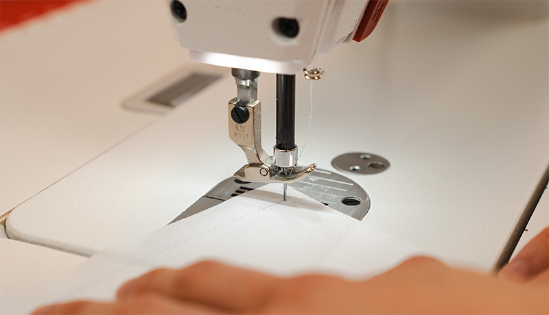 VMA V-9000AMG Selectable up/down needle stop position