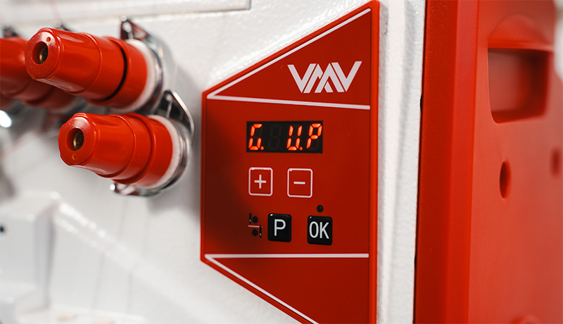 VMA V-E4S-4 LCD display for easy speed and needle position setting