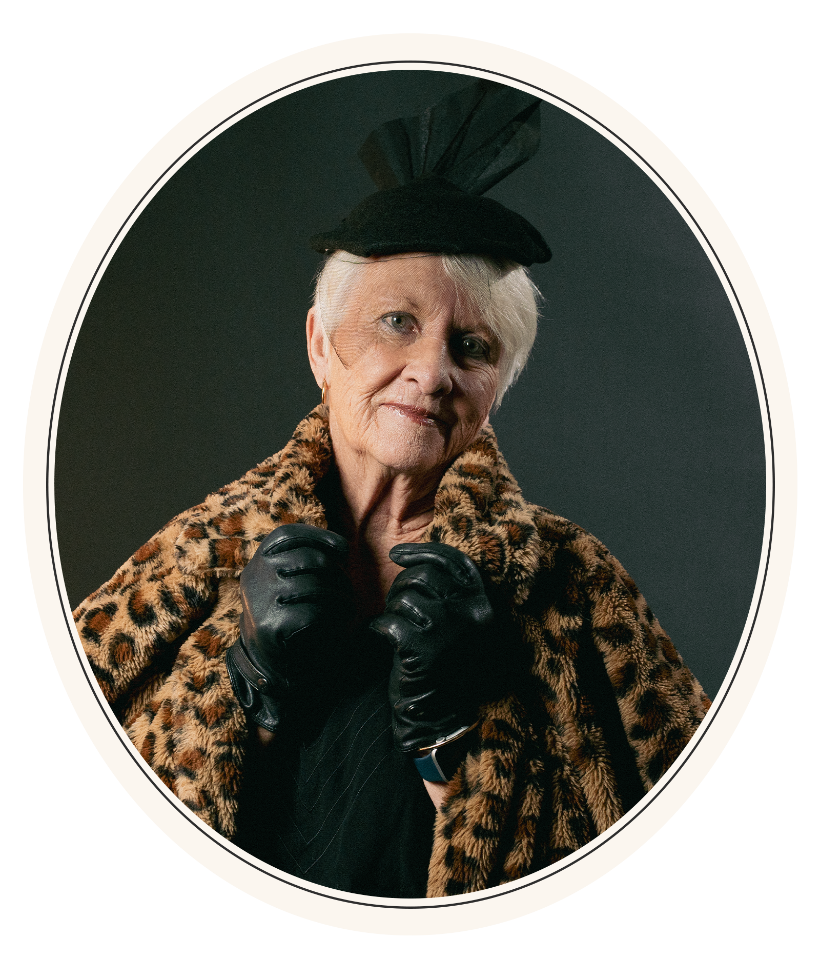 Ms Maggie Hoop