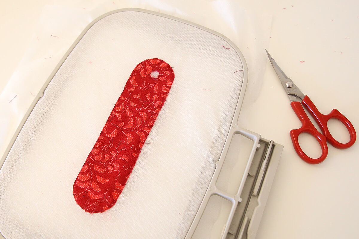 Trim Eyelet Opening