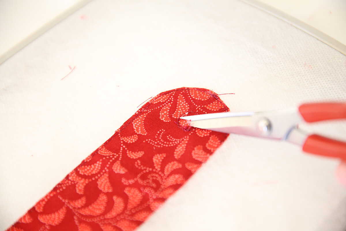 Trim Eyelet Opening