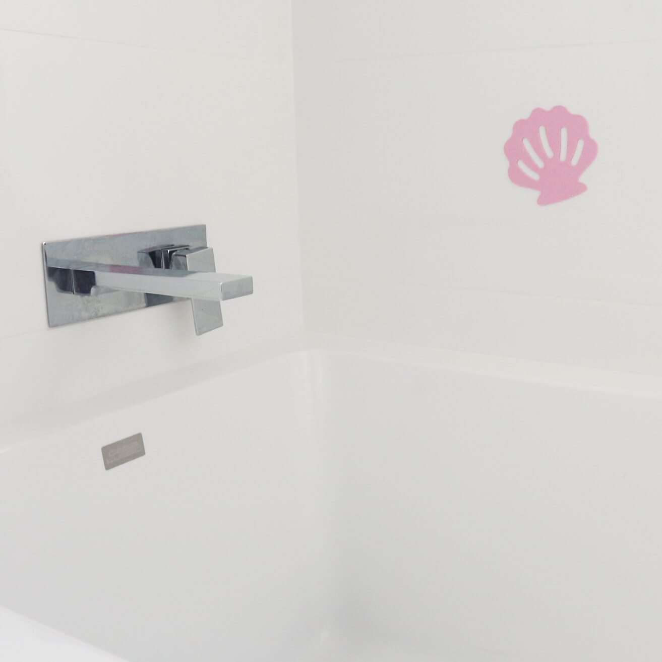 Place EVA shape on tiles or bath tub