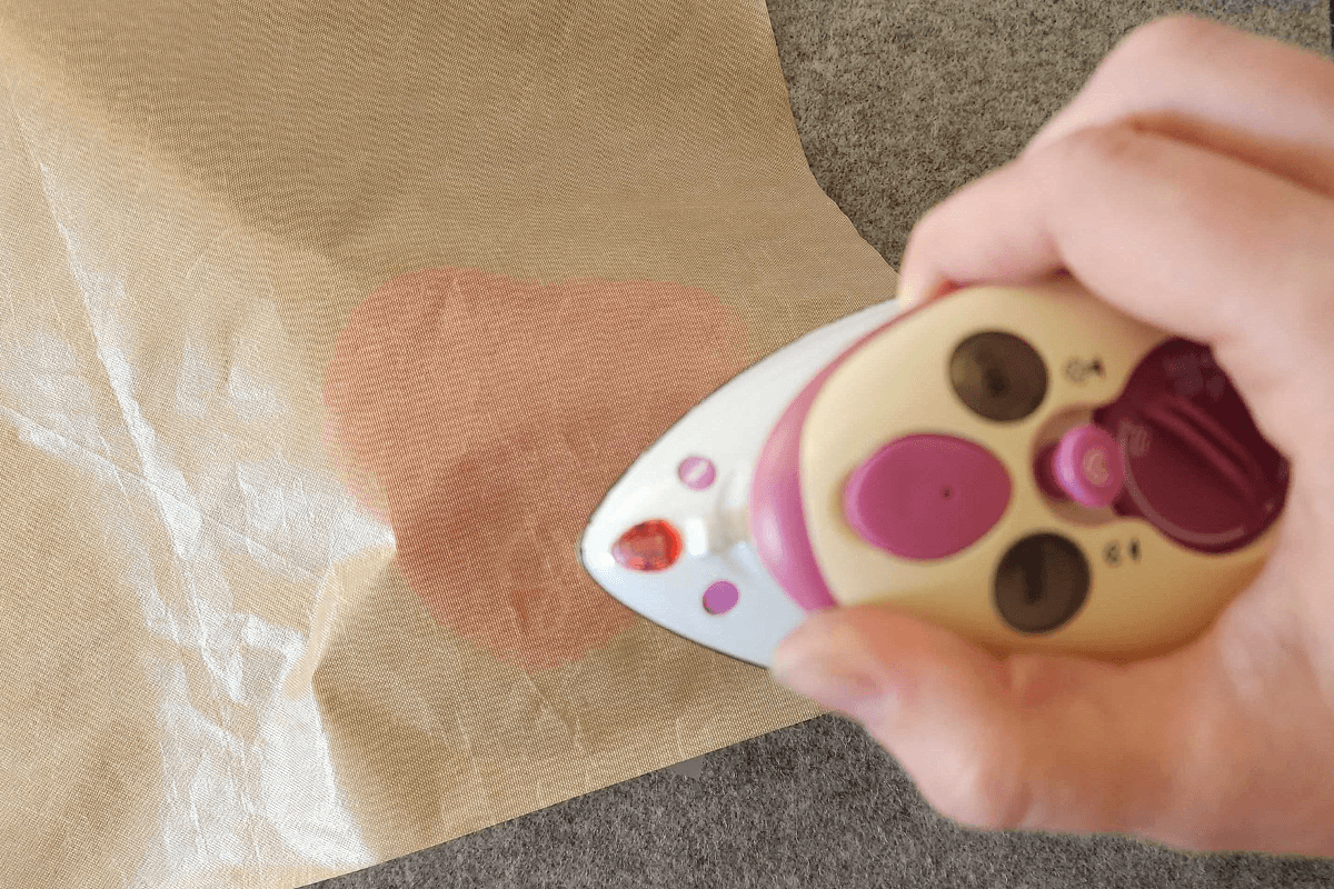 Press Vinyl with Mini Iron