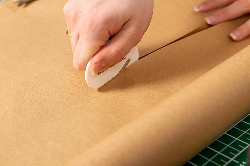 Handy Cutter Cut Paper