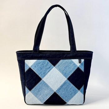 Gail Patchwork Zip Tote project